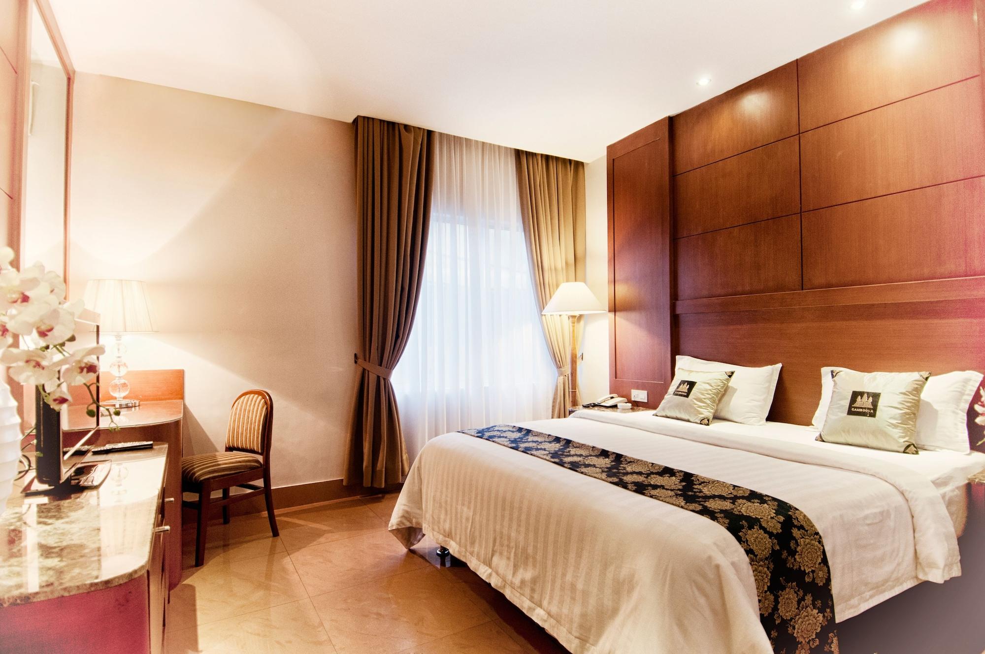 Grand Sakura Hotel Medan Exterior photo