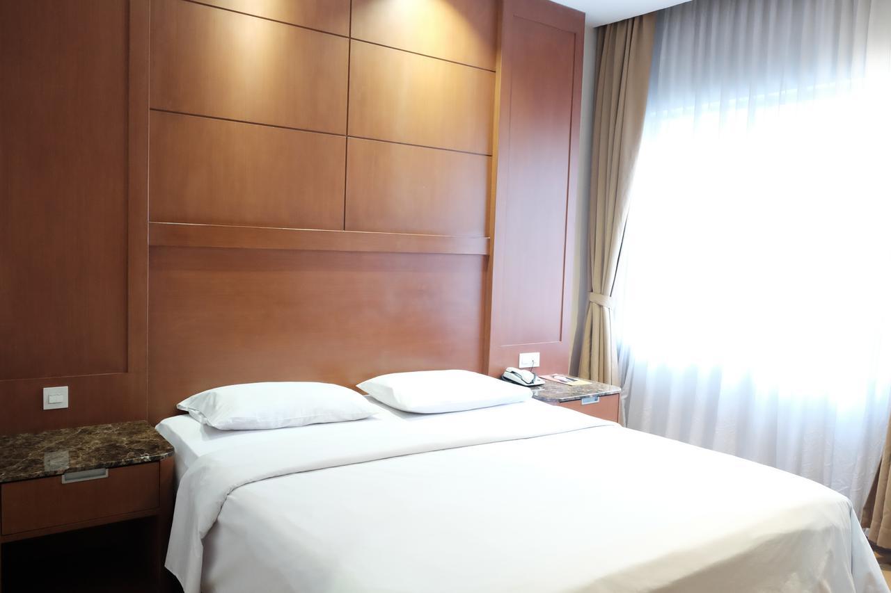 Grand Sakura Hotel Medan Exterior photo
